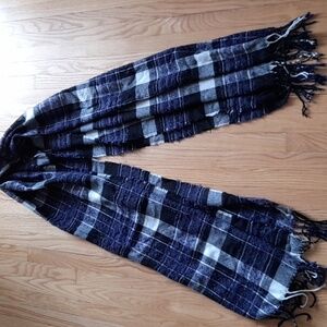 🐞2/$20🐞Garage Blanket Scarf